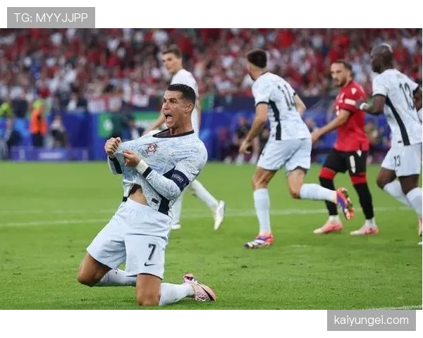 C罗终结方式单一是否限制其进攻多样性？