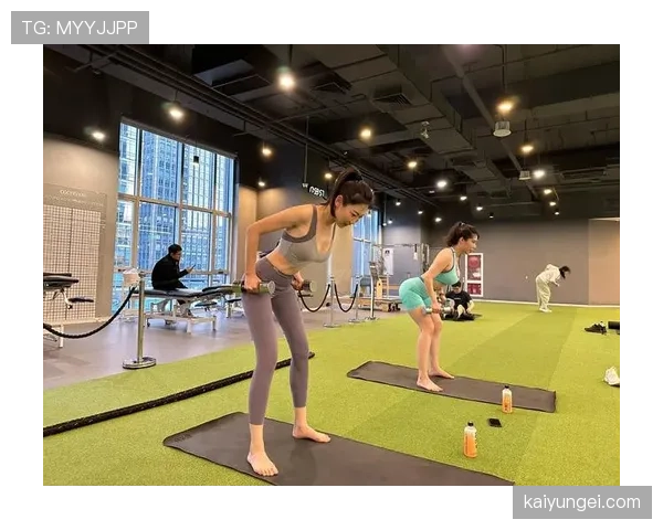 哈兰德把五星级早餐吃成了健身房燃脂套餐，这日常差得也太夸张了吧？