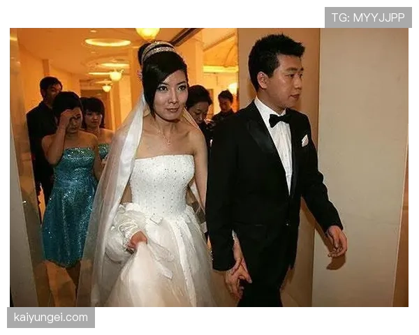 庞伟训练完顺手把蛋白粉当奶粉冲给孩子喝，这爹当的也太糙了吧