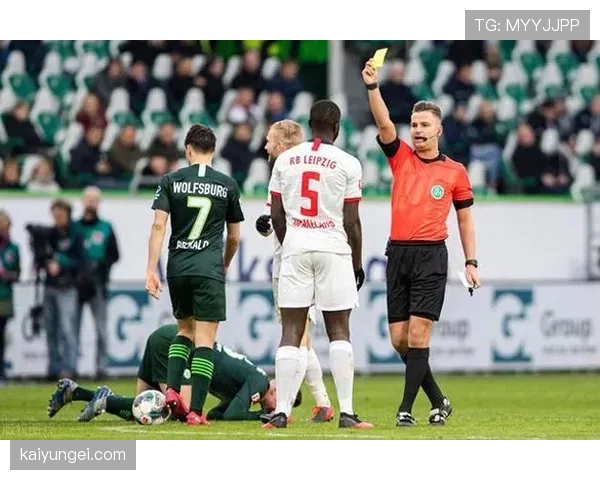 快速任意球规则解析：裁判判罚与执行条件详解